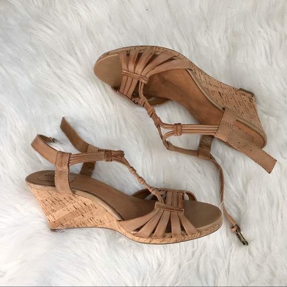 Clarks Shoes - Clark’s Tan Strappy Open Toe Sandals Wedges
